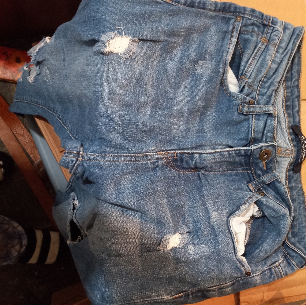 Pants - Picture 5 of 10